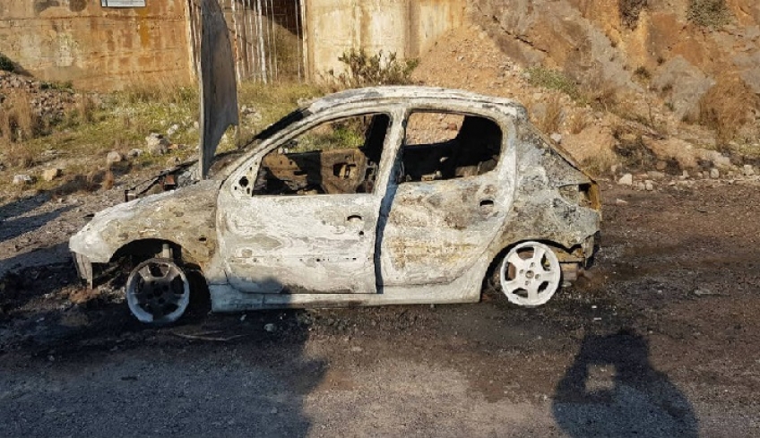 Θρίλερ με το απανθρακωμένο πτώμα στην Φωκίδα: Το όχημα ανήκει σε πρώην σωφρονιστικό των Φυλακών Άμφισσας