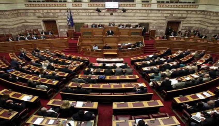 Βουλή: Μόνο με ψήφους Ν.Δ. «περνάει» το νομοσχέδιο του υπ. Παιδείας
