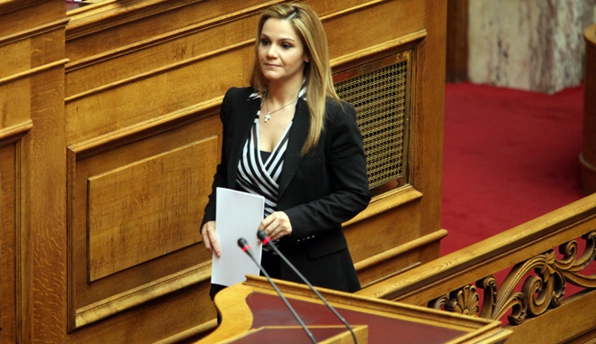 Άμεση λύση στο ζήτημα εμβολιασμού Λιμενικού και ΕΛ.ΑΣ. ζητάει η Μίκα Ιατρίδη