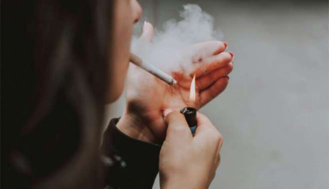 Σε δημόσια διαβούλευση το ν/σ για προϊόντα καπνού και αλκοόλ: Με ταυτότητα η πώληση σε ανηλίκους – Αυστηρές ποινές για τους παραβάτες