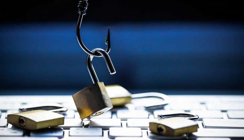 Ερευνα για απάτη “phishing” με λεία 32.000 ευρώ και θύματα δύο γυναίκες