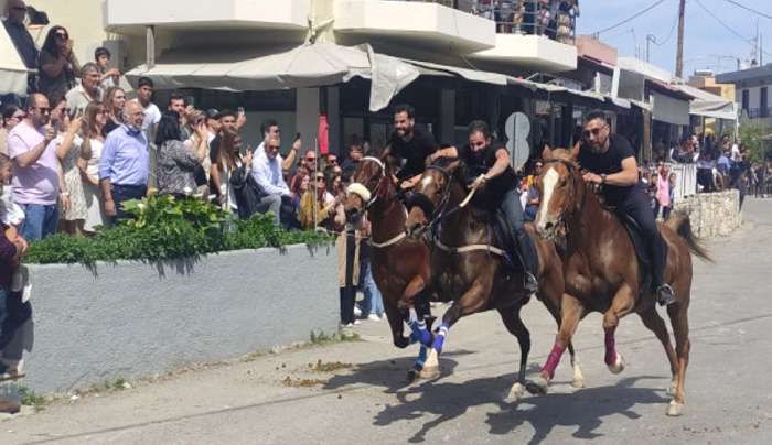 Η Παρέλαση των αλόγων στο Πυλί ανήμερα του Αγίου Γεωργίου