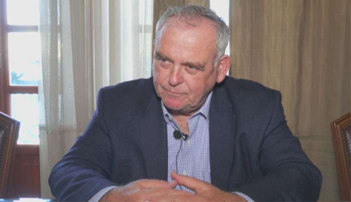 Π. Αβριθης σε Πικιώνη:Ομολογείτε την εμμονή, στις θέσεις σας. Η συγγνώμη είναι προσχηματική