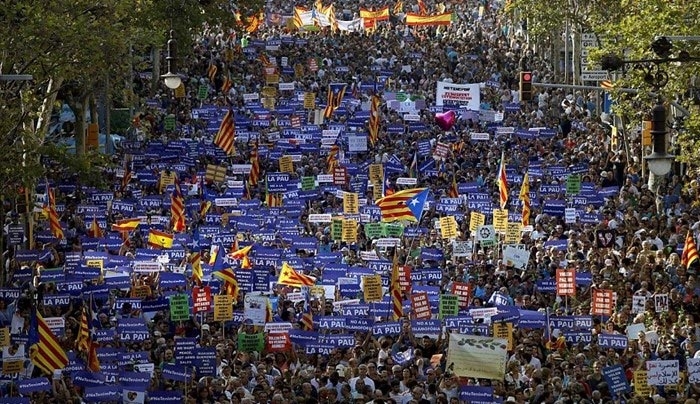 Περισσότεροι από 100.000 στους δρόμους της Βαρκελώνης κατά της τρομοκρατίας - ΦΩΤΟ