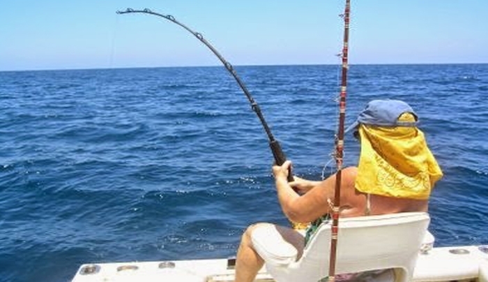 “Διενέργεια αλιευτικού τουρισμού από επαγγελματίες αλιείς”