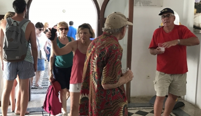 Ρόδος: Ζευγάρι Βέλγων τουριστών παρακίνησε 35 φίλους να επισκεφθούν το νησί