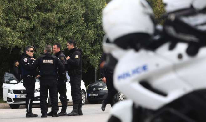 Μενίδι: Άγριος ξυλοδαρμός αστυνομικού από Ρομά – Τον έδειραν μέχρι λιποθυμίας - Νοσηλεύεται στο 401