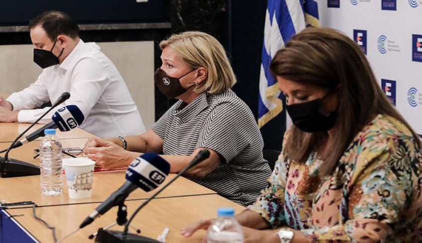 Κορωνοϊός: Πάνω από 150.000 τα ενεργά κρούσματα στην Ελλάδα – Ξεκινά η κατ΄οίκον διάθεση των αντιικών χαπιών