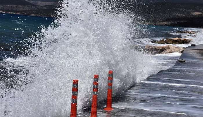 Καιρός αύριο: Ισχυρά μελτέμια στο Αιγαίο έως 8 μποφόρ – Στους 24 ο υδράργυρος