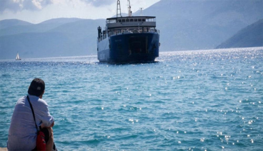 Στη Θεσσαλονίκη το πλοίο που προκάλεσε αντιδράσεις σε Χίο και Λέσβο – Τι είπε ο Μουτζούρης για τις κινητοποιήσεις σε Χίο και Λέσβο
