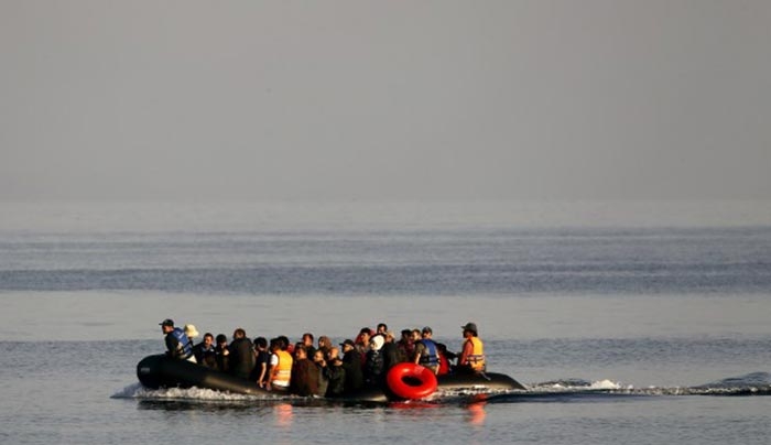 Χιλιάδες πρόσφυγες καταφθάνουν στην Λέσβο μετά τις μηδενικές χθεσινές ροές