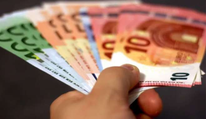 Ανάληψη μετρητών και από… μπακάλικα –Πώς θα γίνεται- Aνησυχία για τα ATM