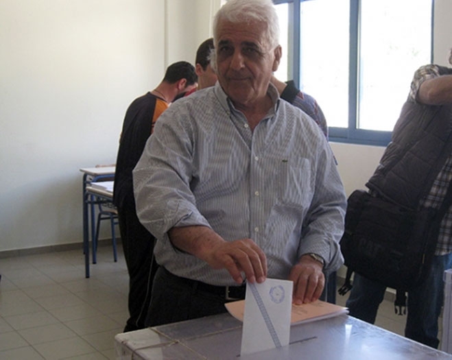 Ψήφισε ο Κώστας Καϊσερλης στο 7ο εκλογικο τμήμα στο νέο Γυμνάσιο στη Λάμπη (Video - Photo)