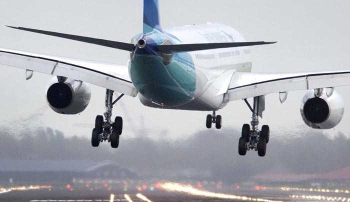 Αναγκαστική προσγείωση αεροπλάνου στη Βουλγαρία από τη Βαρσοβία λόγω απειλής για βόμβα