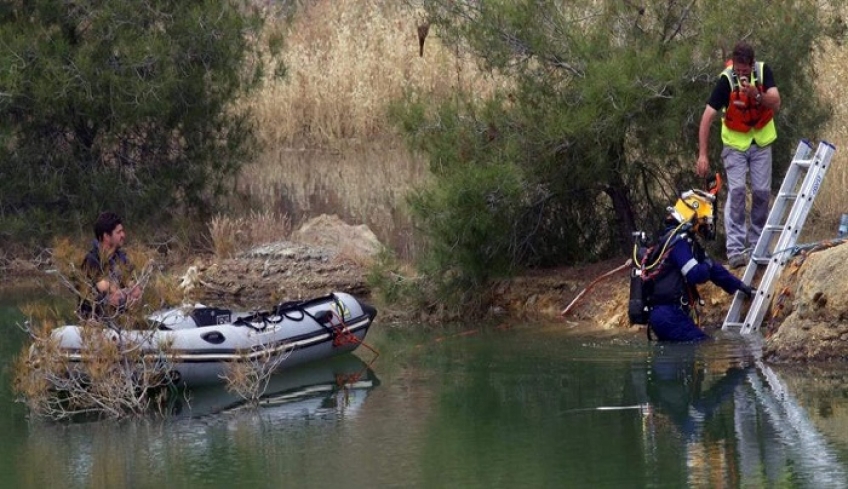 Βρέθηκε νέα σορός στην Κύπρο: Ανασύρθηκε βαλίτσα από τη λίμνη που υπέδειξε o serial killer