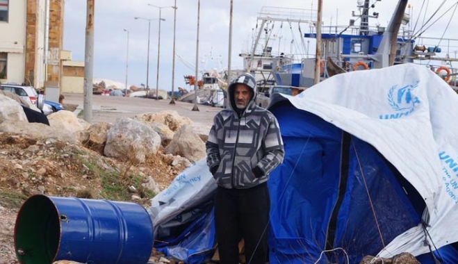 Σοβαρά επεισόδια και ολονύκτιες συγκρούσεις στον καταυλισμό της Χίου (βίντεο)