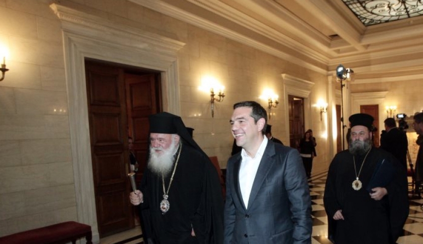 Μαύρες σκιές στη συμφωνία Τσίπρα-Ιερώνυμου: Ξεσηκώνεται ο κλήρος, απάτη με τις προσλήψεις