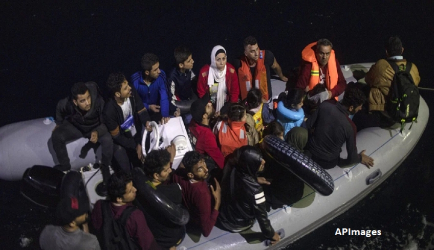 Επαναπροωθήσεις μεταναστών: Το Λιμενικό «δείχνει» διεθνής έρευνα - Τι απαντά ο Μηταράκης