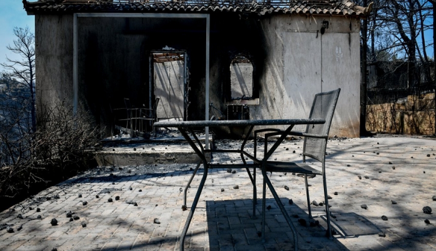 Φωτιές: Καταγγελίες κατοίκων για πλιάτσικο στα καμμένα - Αρπάζουν ό,τι βρουν από τα σπίτια