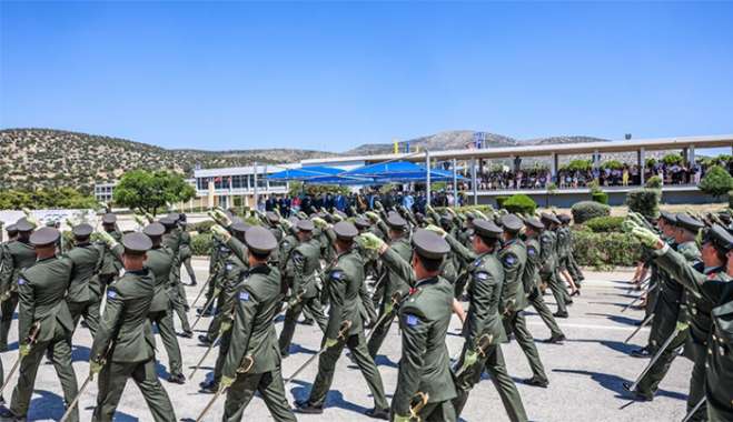Στρατιωτικές σχολές: Αλλάζουν οι συντελεστές της Ελάχιστης Βάσης Εισαγωγής στις Πανελλήνιες 2027
