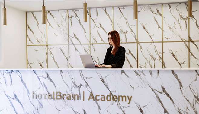 Ο Όμιλος HotelBrain, ο μεγαλύτερος ξενοδοχειακός Όμιλος στην Ελλάδα, καινοτομεί ιδρύοντας την πρότυπη ακαδημία HotelBrain Academy ΕΚΠΑΙΔΕΥΣΗ &amp; ΕΓΓΥΗΜΕΝΗ ΠΡΟΣΦΟΡΑ ΕΡΓΑΣΙΑΣ