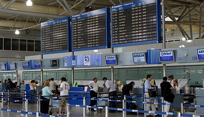 «Αεροδρομιόσημο» 13 ευρώ σε κάθε εισιτήριο υπέρ Fraport-ΚΥΑ Σπίρτζη και Τσακαλώτου
