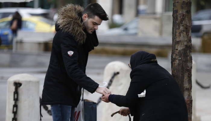 Προς φτωχοποίηση 700.000 Έλληνες! Έρευνα-καμπανάκι της διαΝΕΟσις