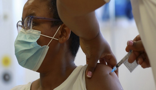 Η Johnson &amp; Johnson κατέθεσε αίτημα στον ΠΟΥ για έγκριση του εμβολίου της κατά του κορωνοϊού