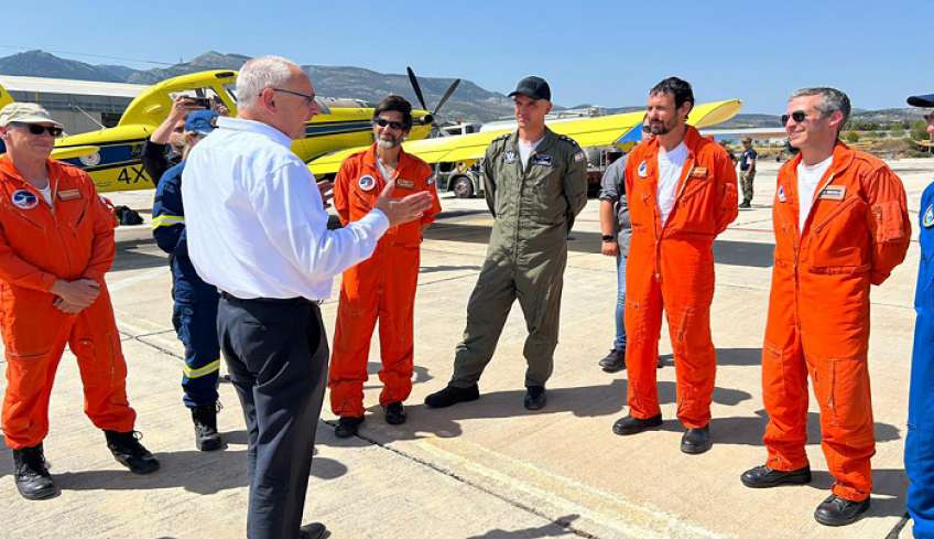 Εφτασαν στην Ελλάδα τα δύο πυροσβεστικά αεροπλάνα από το Ισραήλ