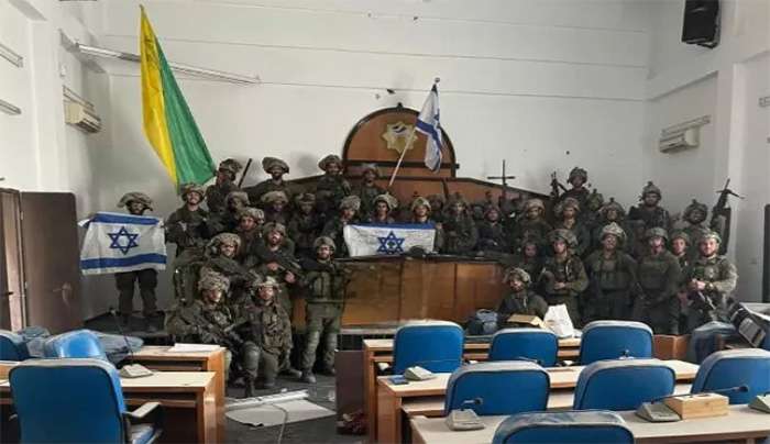 Ισραηλινά στρατεύματα κατέλαβαν τη Βουλή της Χαμάς - Ύψωσαν την ισραηλινή σημαία