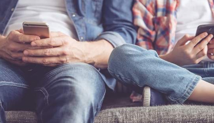 Ερευνα-σοκ για το sexting και την ανταλλαγή πορνό φωτογραφιών μεταξύ... 10χρονων