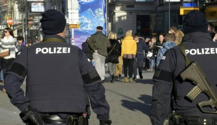 Συναγερμός στην Γερμανία: Eννέα σχολεία στη Λειψία έλαβαν απειλητικά e-mails