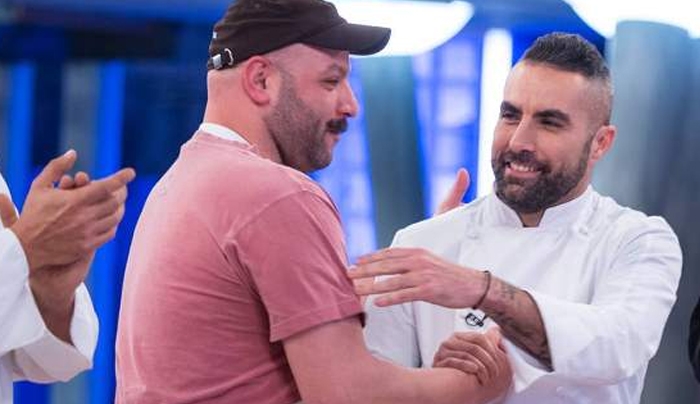 MasterChef 2: Ο Τσίκιλης νίκησε τον Τιμολέοντα -«Πάγωσε» ο παίκτης με το αποτέλεσμα [βίντεο]