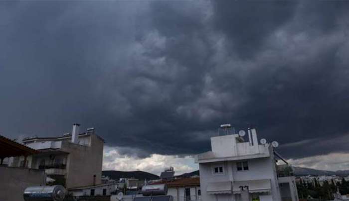 Καιρός σήμερα: Νέα πτώση της θερμοκρασίας, ισχυρές βροχές και καταιγίδες σε όλη τη χώρα