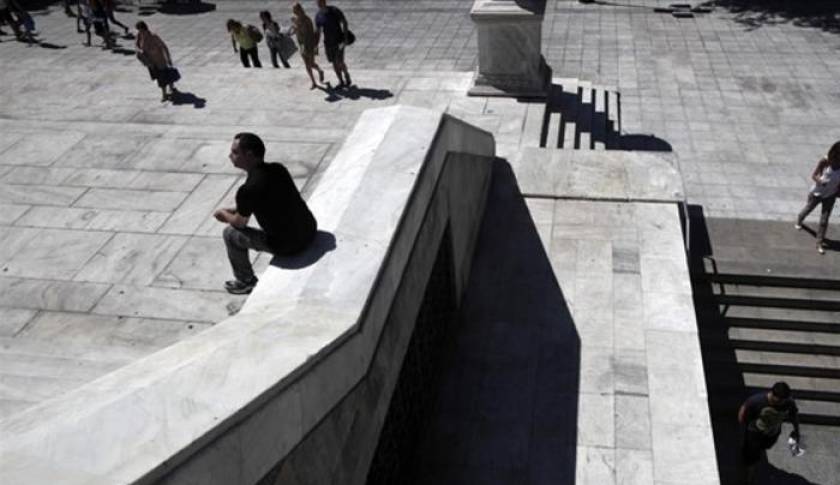 ΙΟΒΕ: 6 στους 10 Ελληνες μόλις που τα βγάζουν πέρα