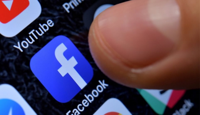 Facebook: Διαγράφει λογαριασμούς