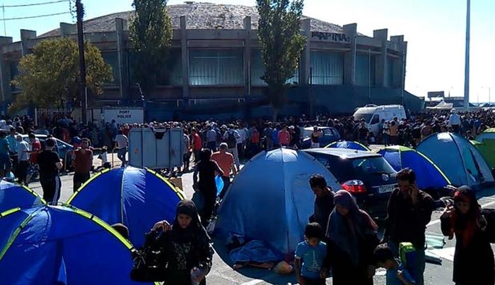 Πάνω από 2.500 μετανάστες και πρόσφυγες έχουν ταυτοποιηθεί και είναι έτοιμοι να αναχωρήσουν από Μυτιλήνη