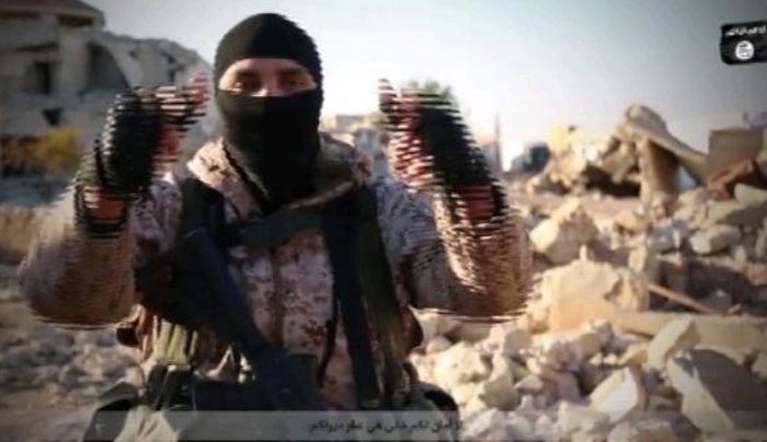 Το βίντεο του ISIS με τους 9 τζιχαντιστές του Παρισιού - Απειλεί τους αρχηγούς κρατών