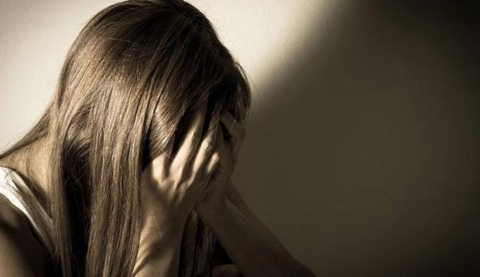 Ρόδος: Καταγγελία - σοκ 20χρονης: «Με χτύπησε, μου έσκισε τη μπλούζα και με βίασε»