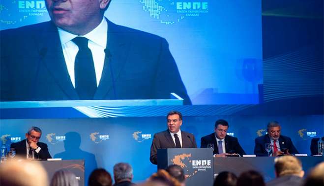ΜΑΝΟΣ ΚΟΝΣΟΛΑΣ: «Οι Περιφέρειες μοχλός ανάπτυξης για την επόμενη μέρα»