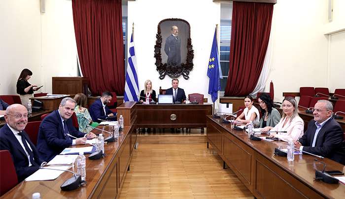 Μάνος Κόνσολας : « Αποτίμηση των πολιτικών για την δημόσια υγεία στα νησιά και ενίσχυση των μονάδων ψυχικής υγείας».