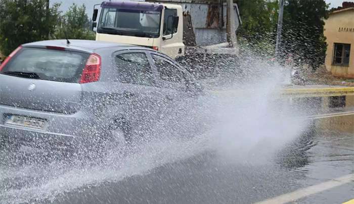 Καιρός σήμερα: Ισχυρές βροχές και καταιγίδες που θα συνοδεύονται από χαλάζι θα χτυπήσουν τη χώρα