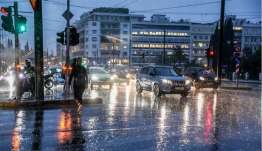Καιρός σήμερα: Βροχές και καταιγίδες σε πολλές περιοχές της χώρας – Τους 26 βαθμούς αγγίζει η θερμοκρασία