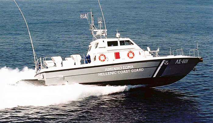 Εντοπισμός Ι/Φ σκάφους με 53 άτομα στη Λέρο και σύλληψη των διακινητών τους