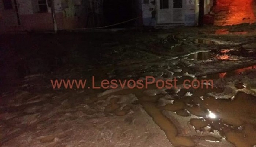 Προβλήματα από τις ισχυρές βροχοπτώσεις στη Λέσβο - Πλημμύρισαν σπίτια και καταστήματα - ΦΩΤΟ-ΒΙΝΤΕΟ