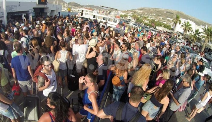 Χαμός στα πλοία για Κυκλάδες - "Βουλιάζουν" τα νησιά οι εκδρομείς του Πάσχα