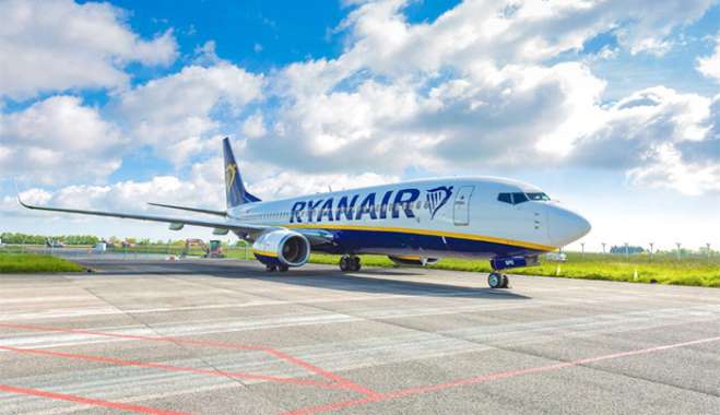 Η Ryanair λανσάρει τη μεγαλύτερη προσφορά θέσεων στην ιστορία της | Αθήνα, Ρόδος, Σαντορίνη και Κέρκυρα στην Ελλάδα