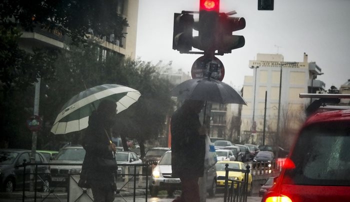 Η «Ιοκάστη» θα σαρώσει τη χώρα το Σαββατοκύριακο: Ισχυρές βροχοπτώσεις, καταιγίδες και χιόνια