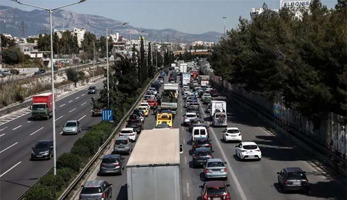ΑΑΔΕ: Έρχονται "καμπάνες" για τα απλήρωτα τέλη κυκλοφορίας του 2020 - Ποιοι θα λάβουν ραβασάκια και ποιοι τη γλιτώνουν