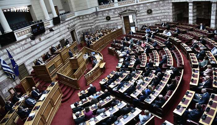Δημοσκόπηση ΜRB για το Newsbοmb.gr: Αντέχει η κυβέρνηση, δεν κερδίζει ο ΣΥΡΙΖΑ